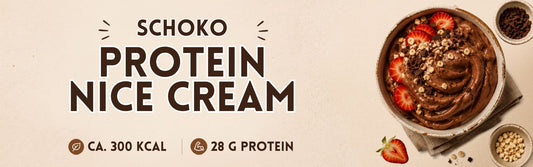 Schokoladige Nicecream mit Nüssen und Erdbeeren